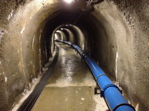 トンネルと導水管